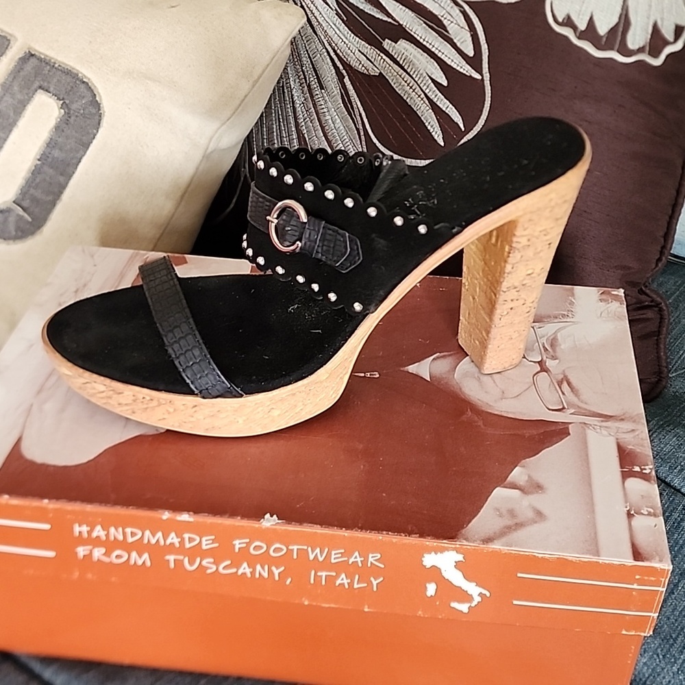 Womens Italian Shoemakers Black Open Toe Suede Heel 8.5